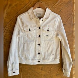 Kimes Ranch Winslow Winter White Jean Jacket 
Size Small